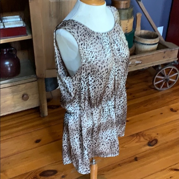 Elementz Large Silky Animal Print Sleeveless Top - Picture 4 of 7